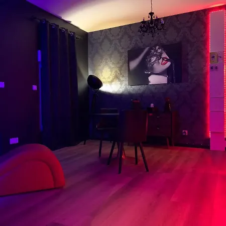 Appartement Avec Jacuzzi Prive *