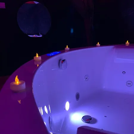 Διαμέρισμα Avec Jacuzzi Prive *