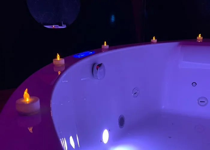 Apartment Avec Jacuzzi Prive *